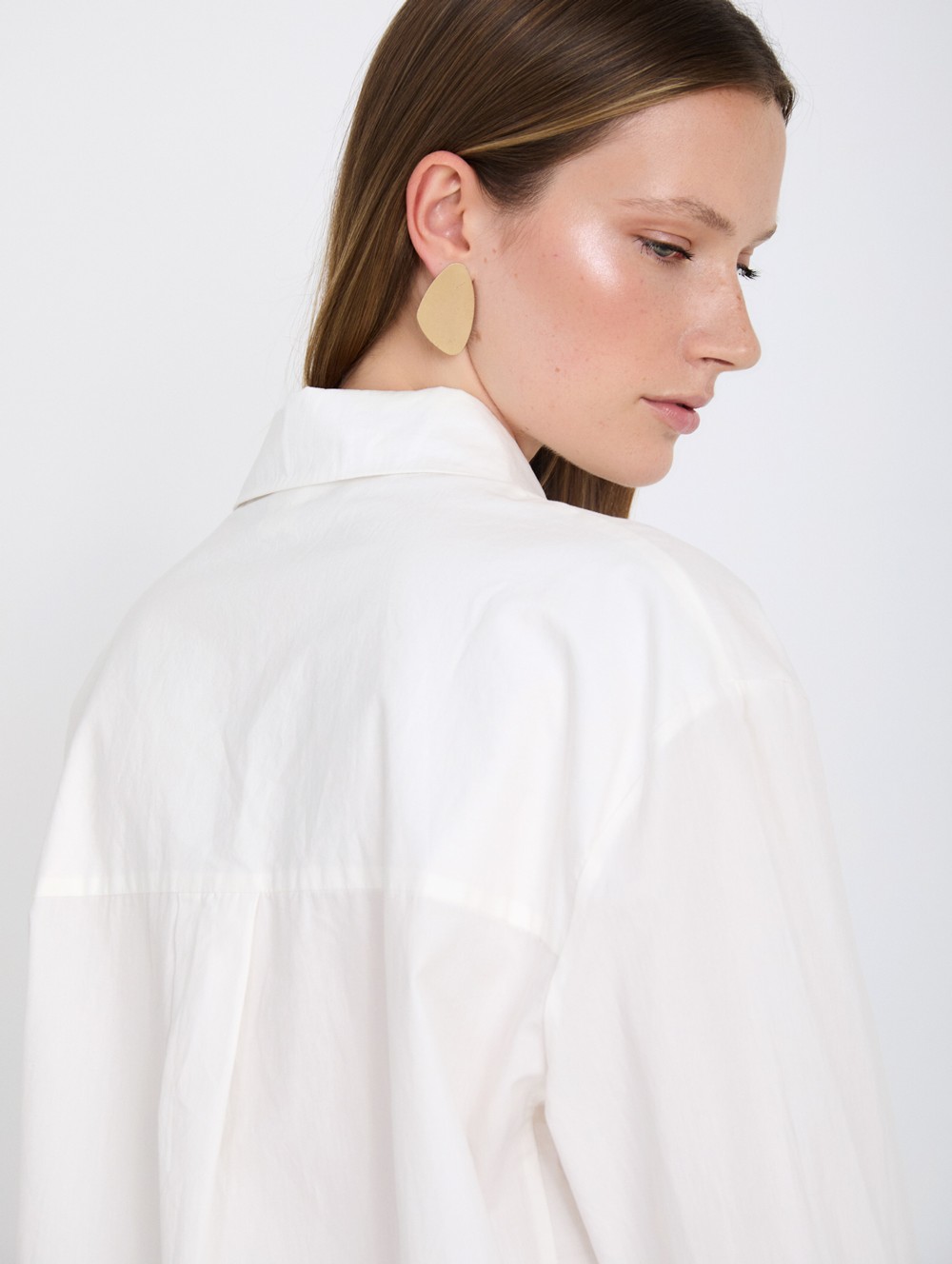 Shirt with cut-out neckline