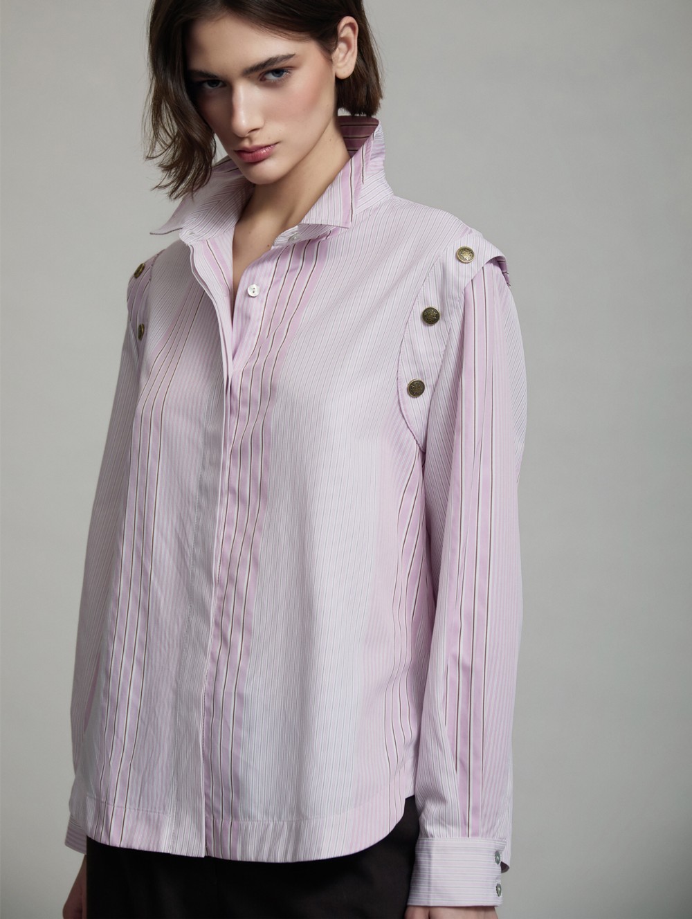 Striped shoulder buttons shirt