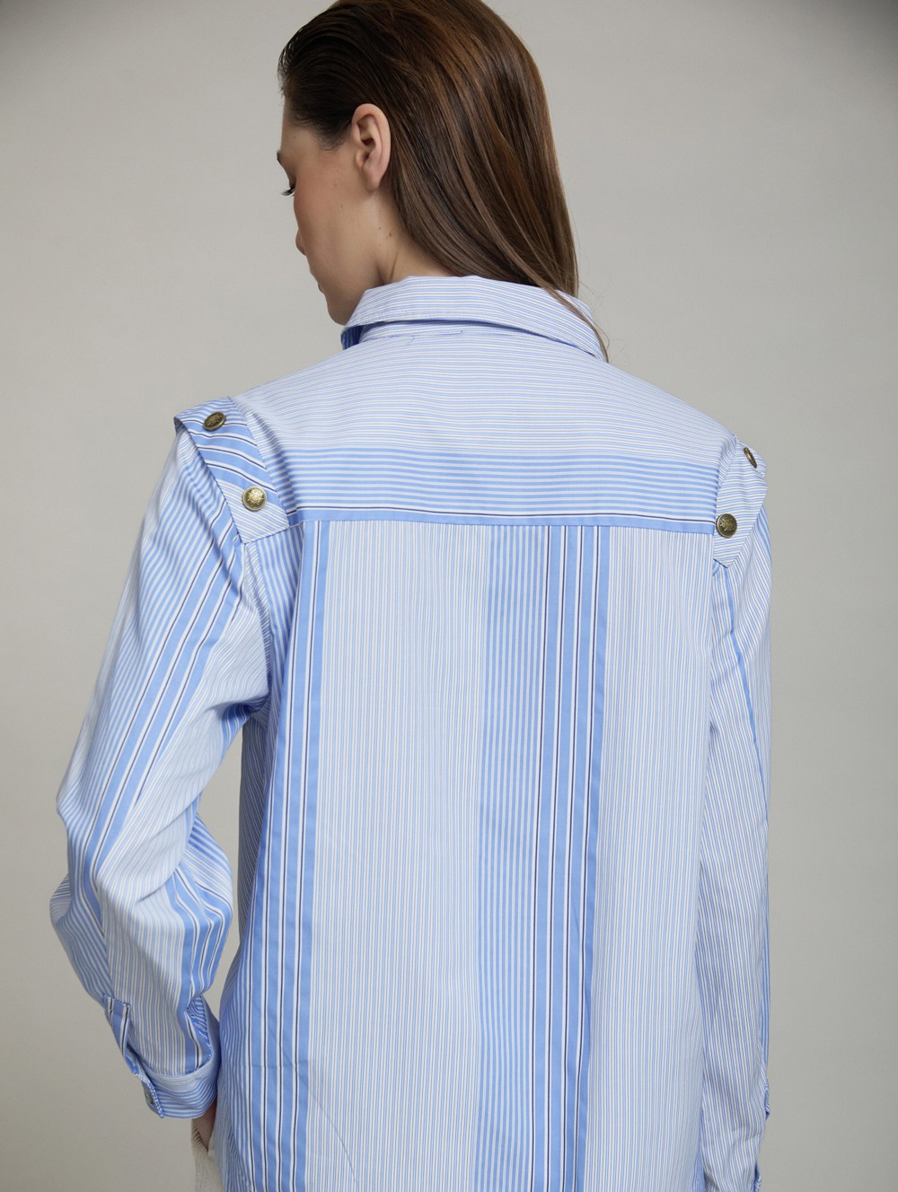 Striped shoulder buttons shirt