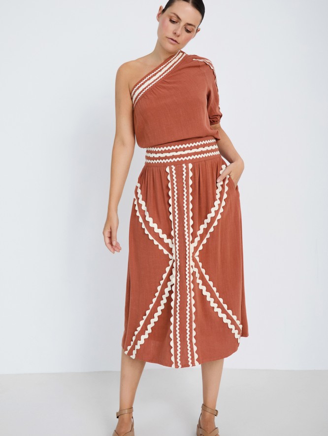 Skirt with wavy ribbons