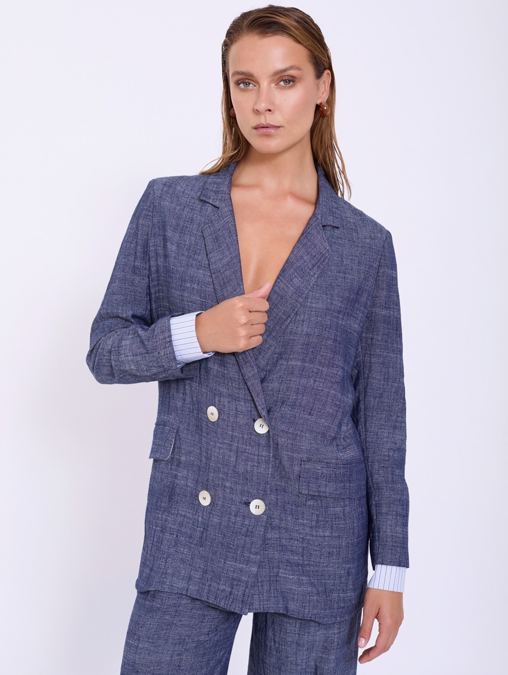 Blazer lino con detalle en puño 2