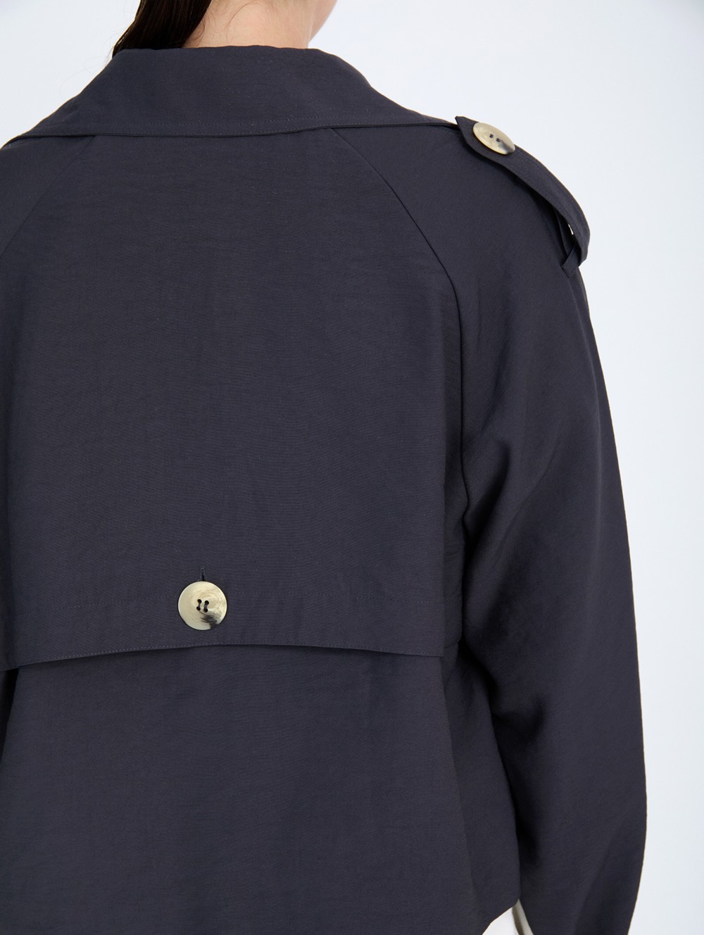 Short double-breasted trench