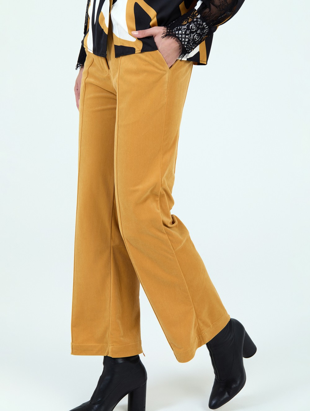 Pantalón pana recto 4