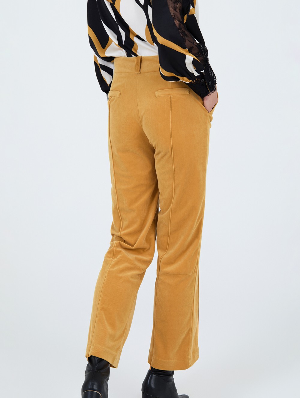 Pantalón pana recto 3