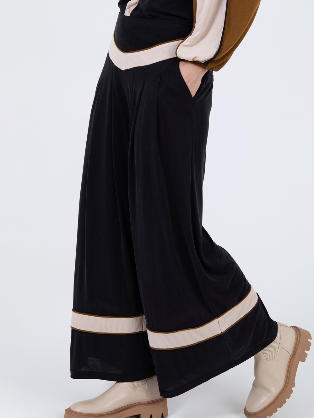 Pantalón modal contraste 3