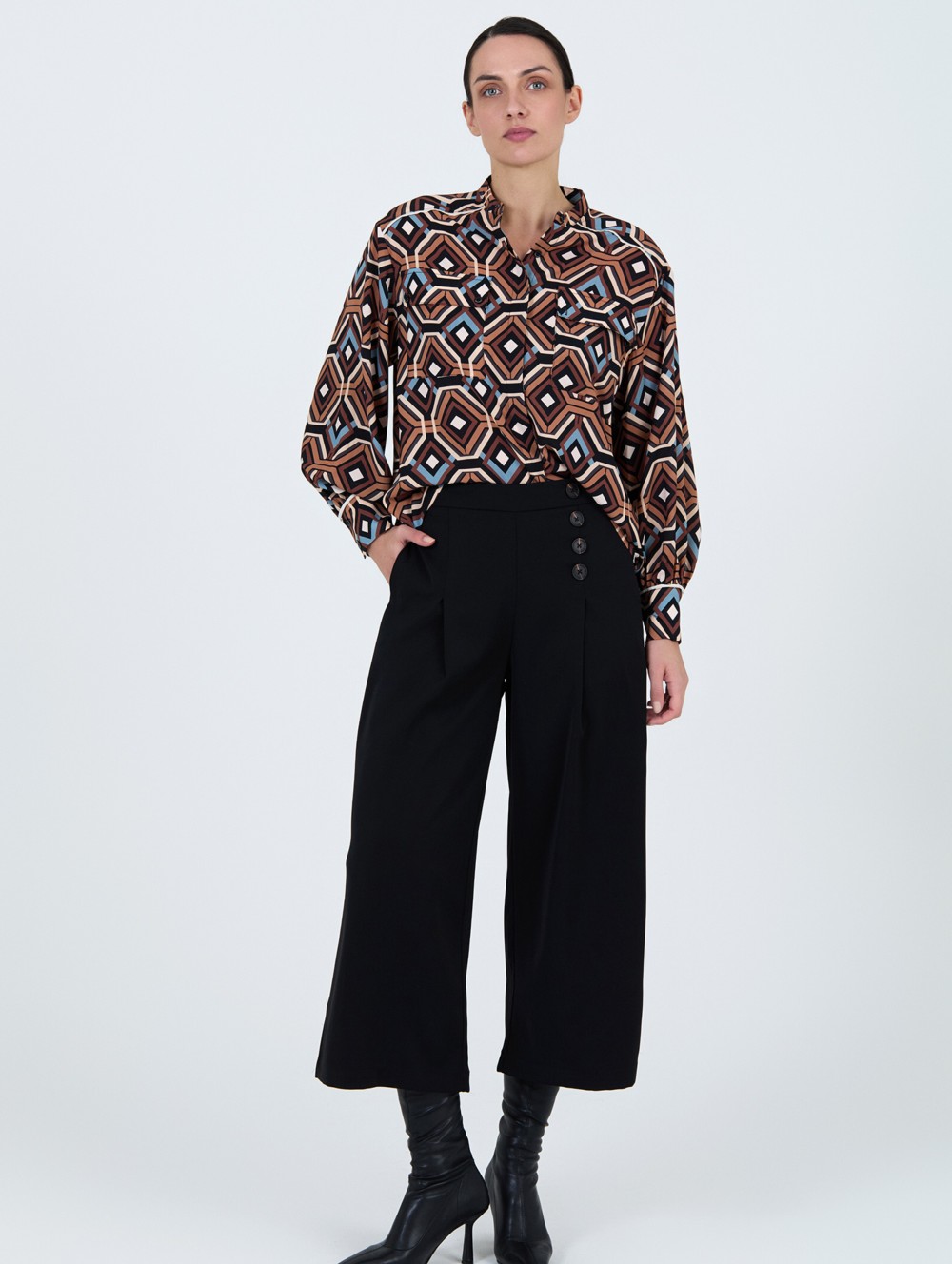 Pantalon large avec boutons 5