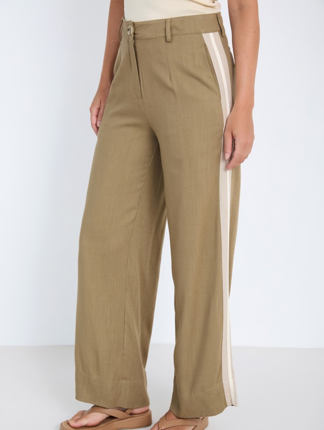 Linen trousers with contrast detail
