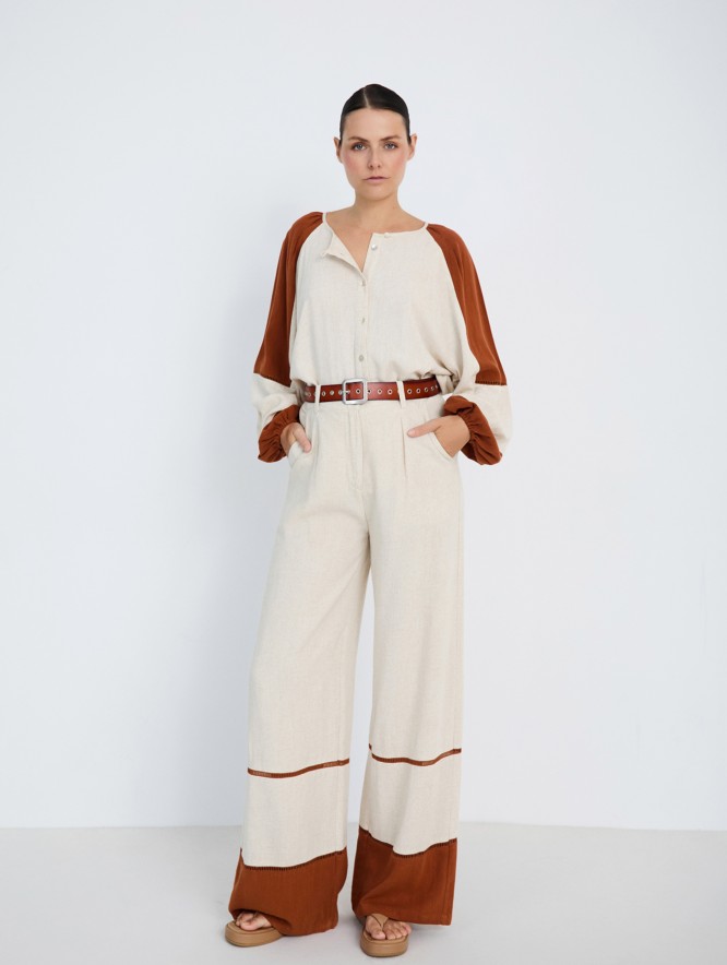 Trousers with contrast detail