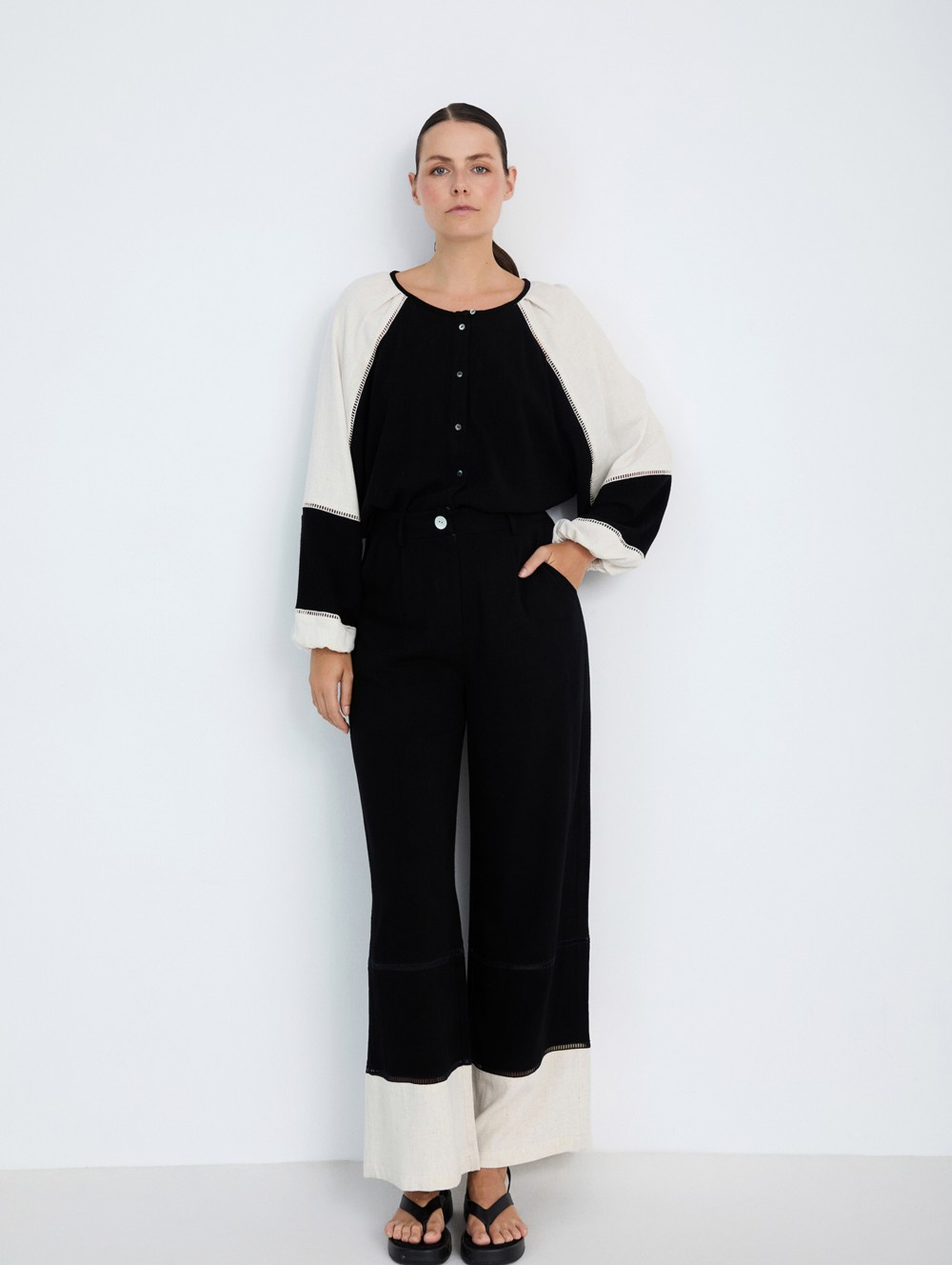 Trousers with contrast detail