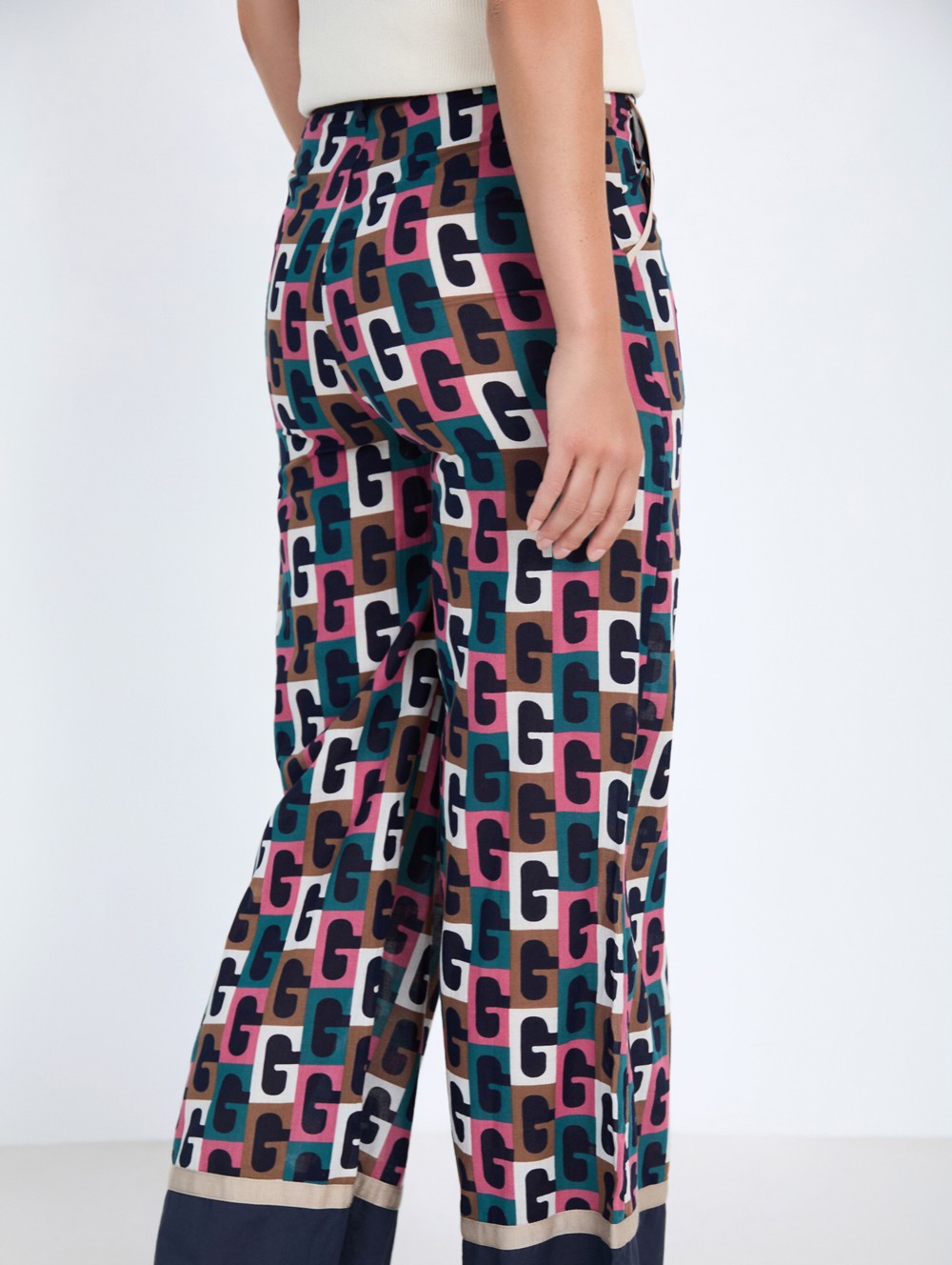 Retro print trousers