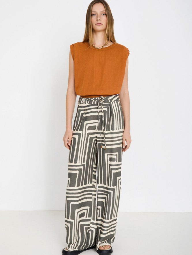 Graphic print trousers