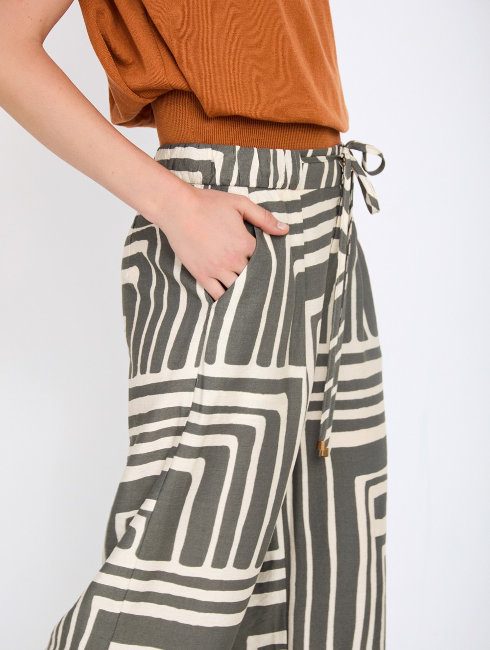 Graphic print trousers