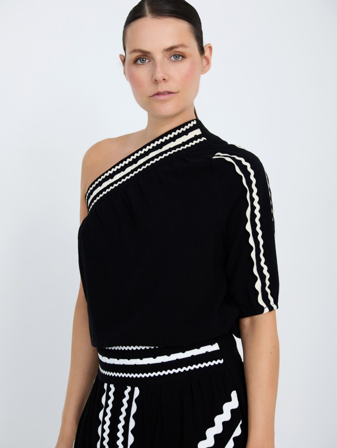 Asymmetric neckline blouse