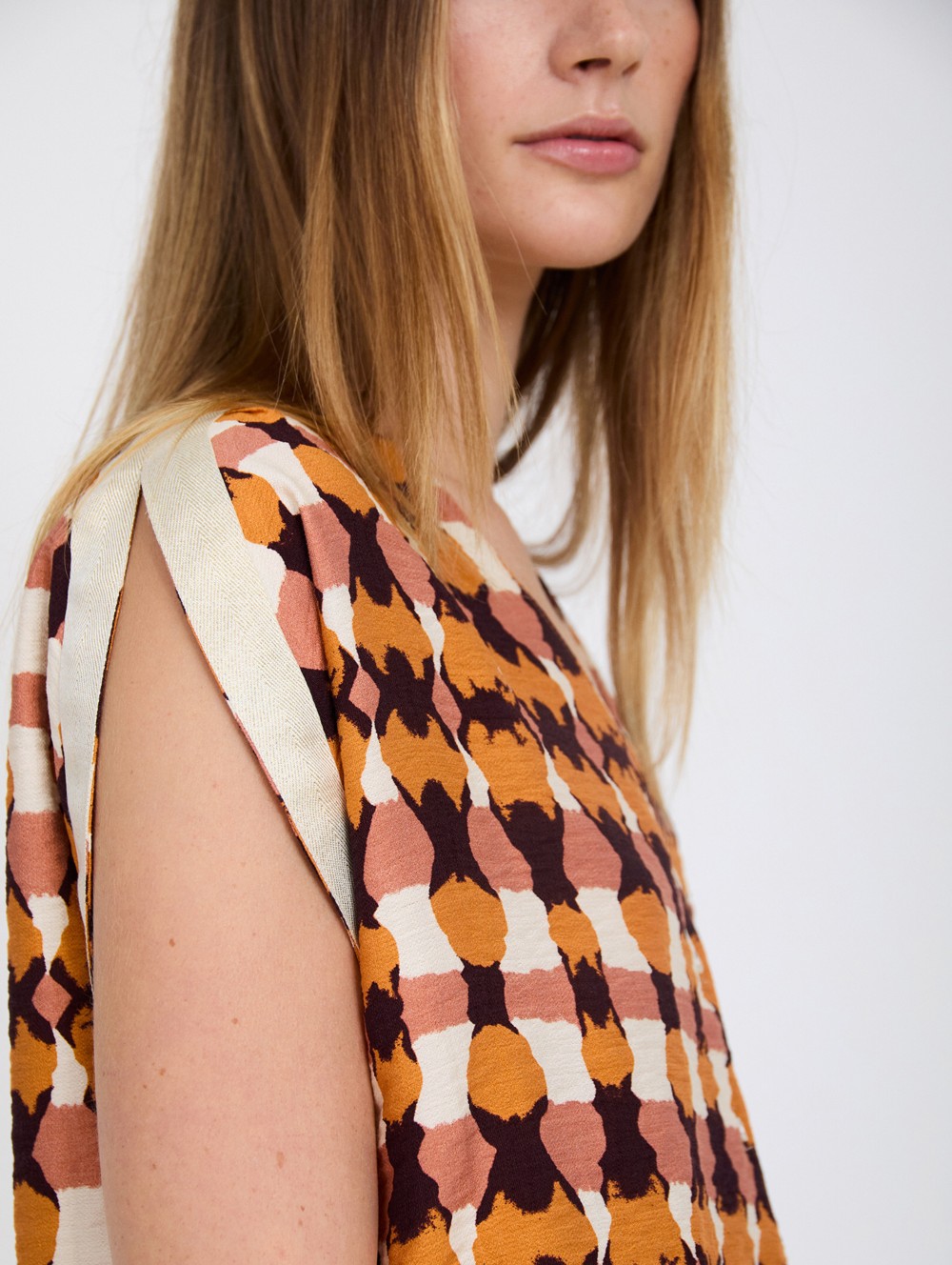 Blouse with Metallic Ribbon