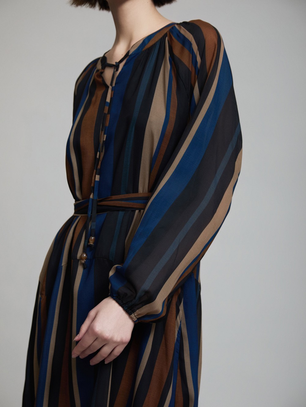 Multicolor striped tie-belt dress