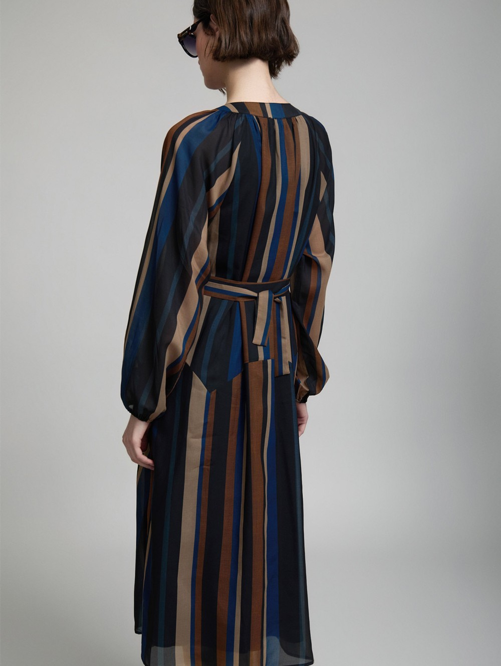 Multicolor striped tie-belt dress