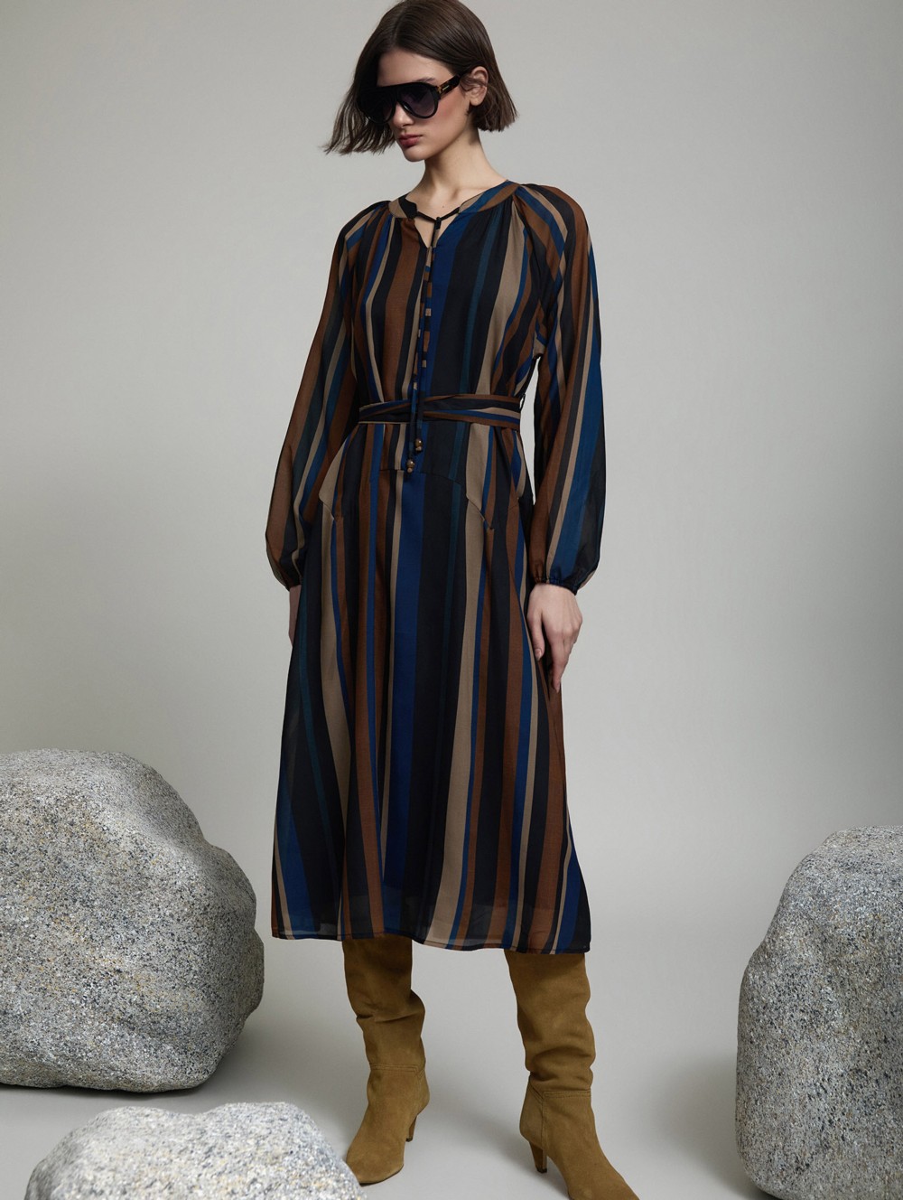 Multicolor striped tie-belt dress