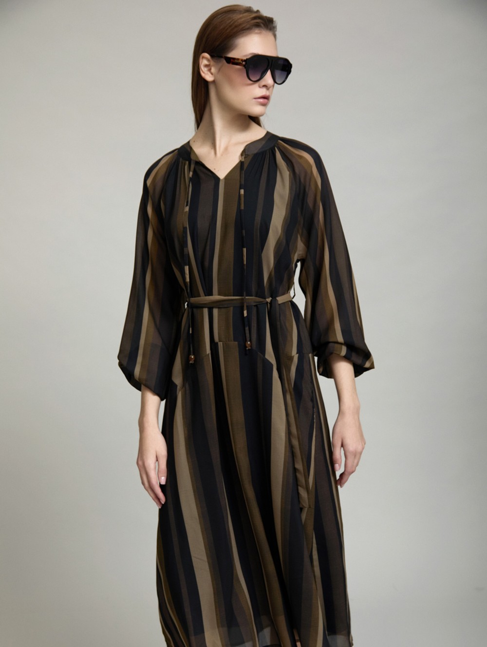 Multicolor striped tie-belt dress
