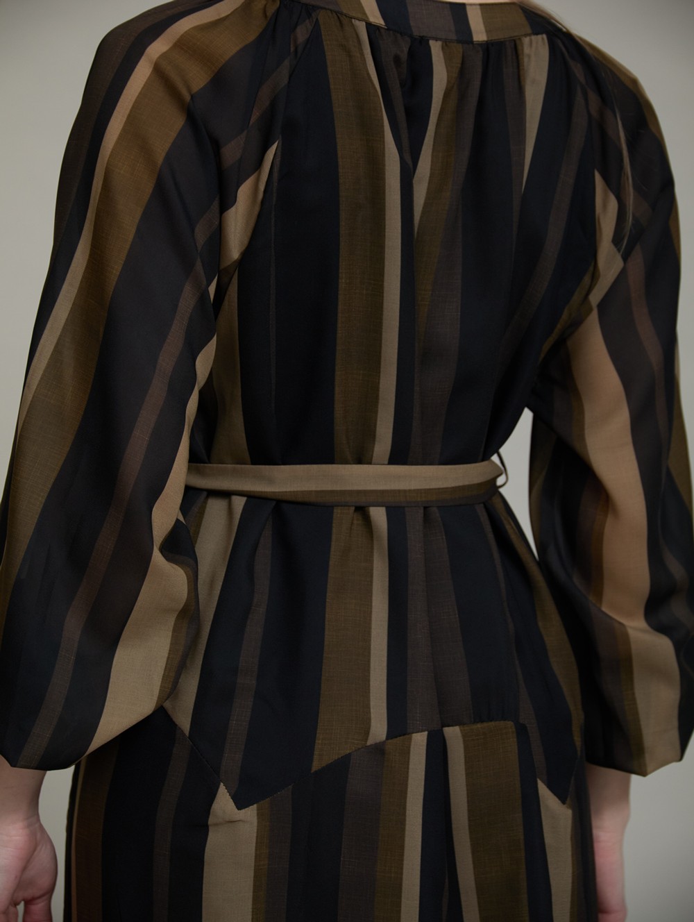 Multicolor striped tie-belt dress
