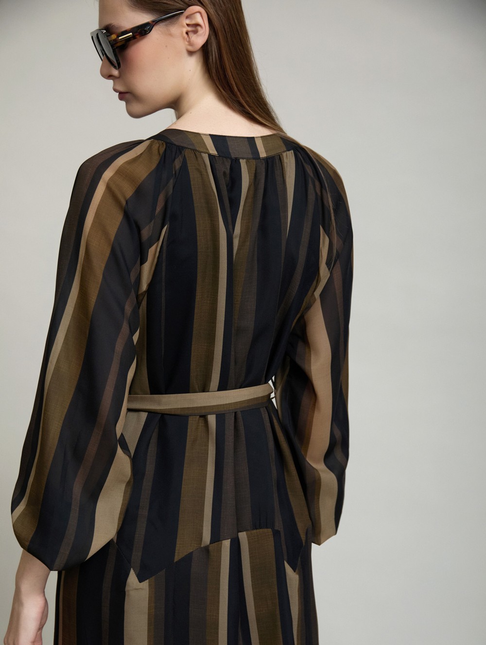 Multicolor striped tie-belt dress