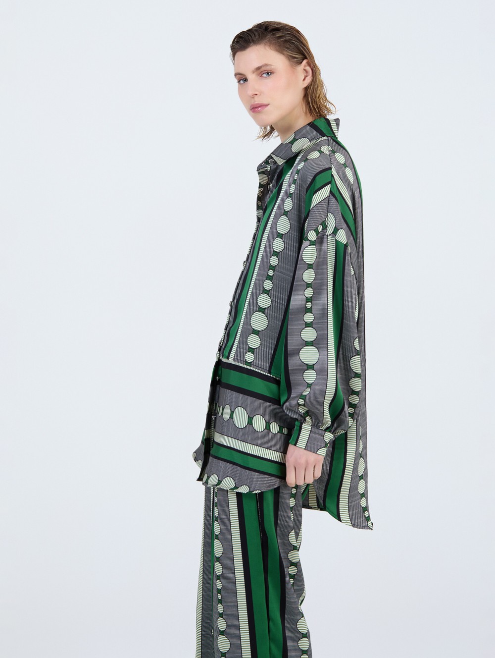 Chemise en satin imprimée 6