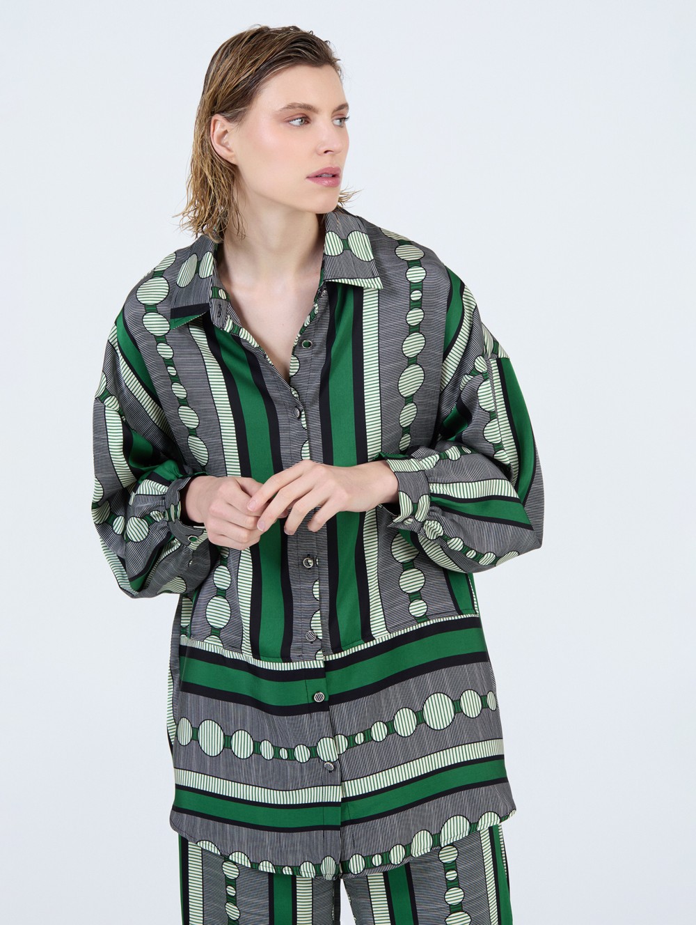 Chemise en satin imprimée 5