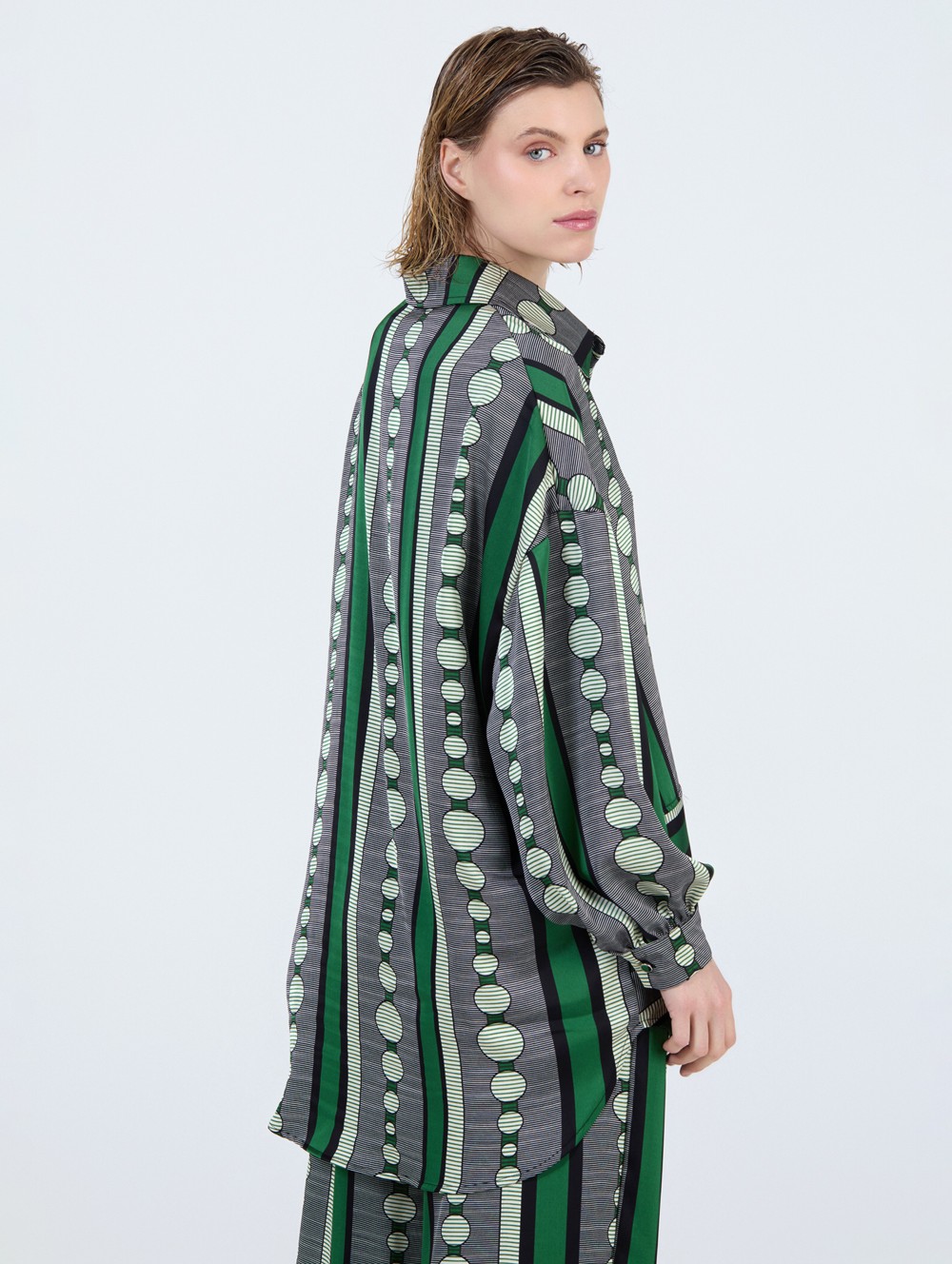 Chemise en satin imprimée 7