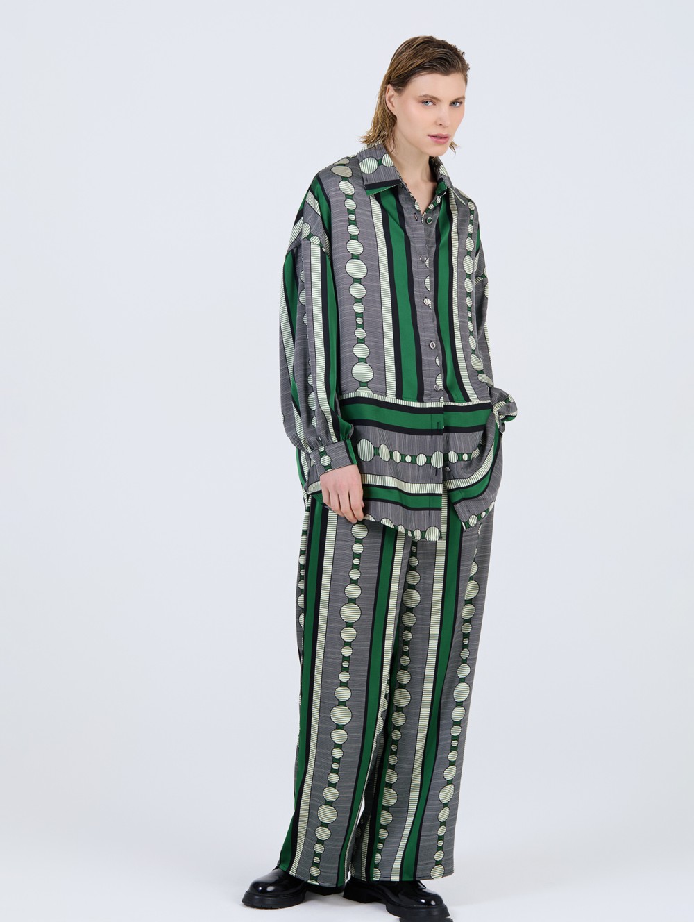 Pantalón estampado círculos 2