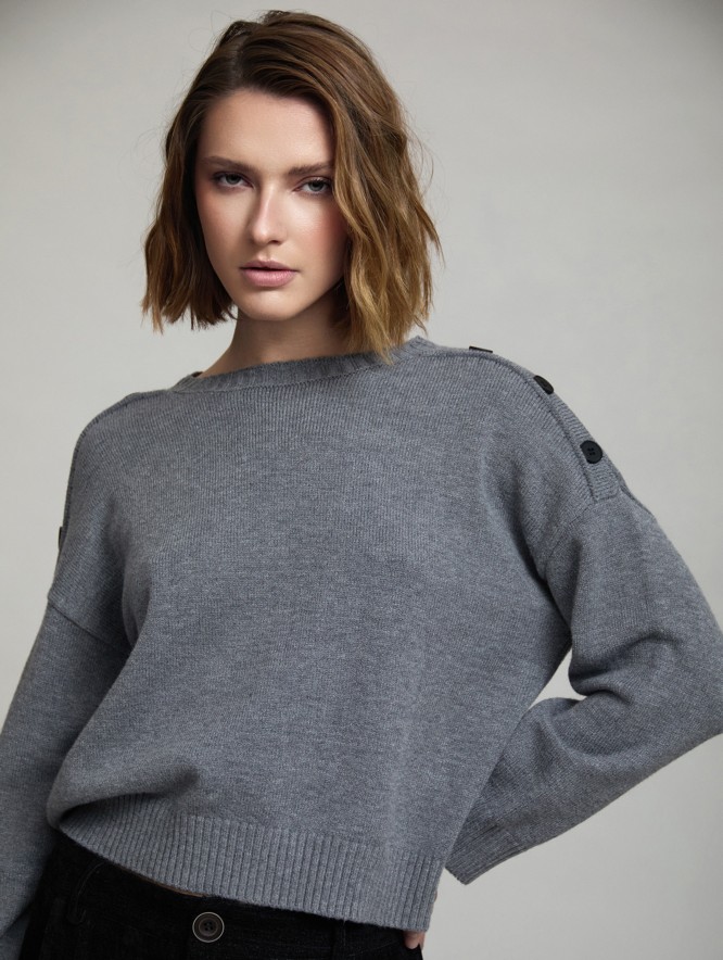 Soft knit sweater with buttons