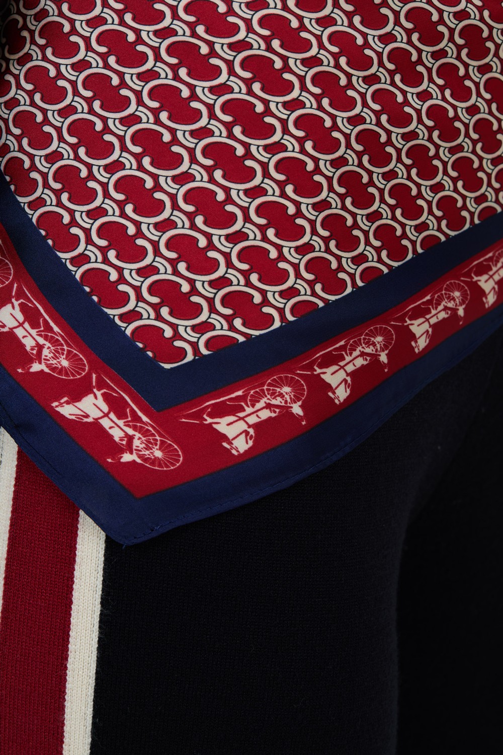 Foulard carré satiné 4