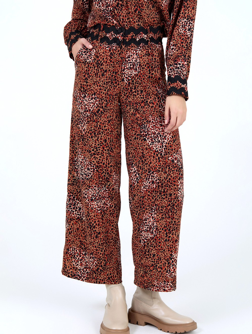 Pantalón animal print 3