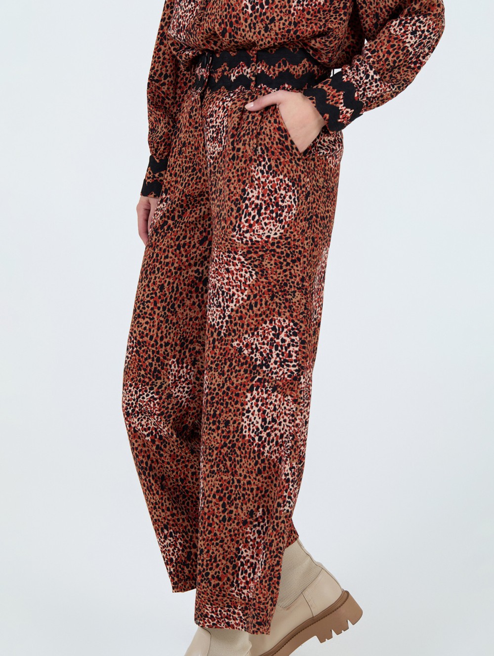 Pantalón animal print