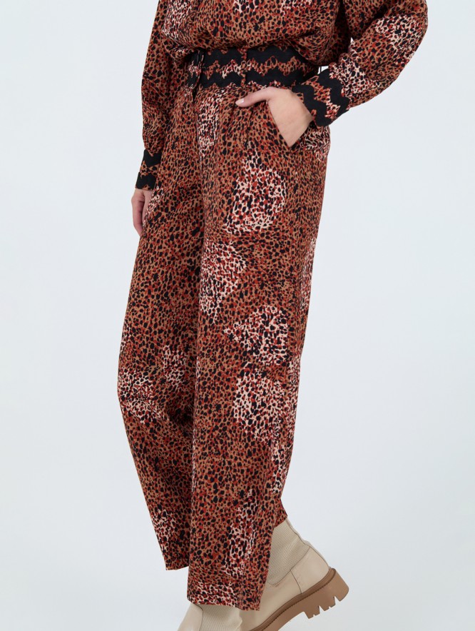 Pantalón animal print