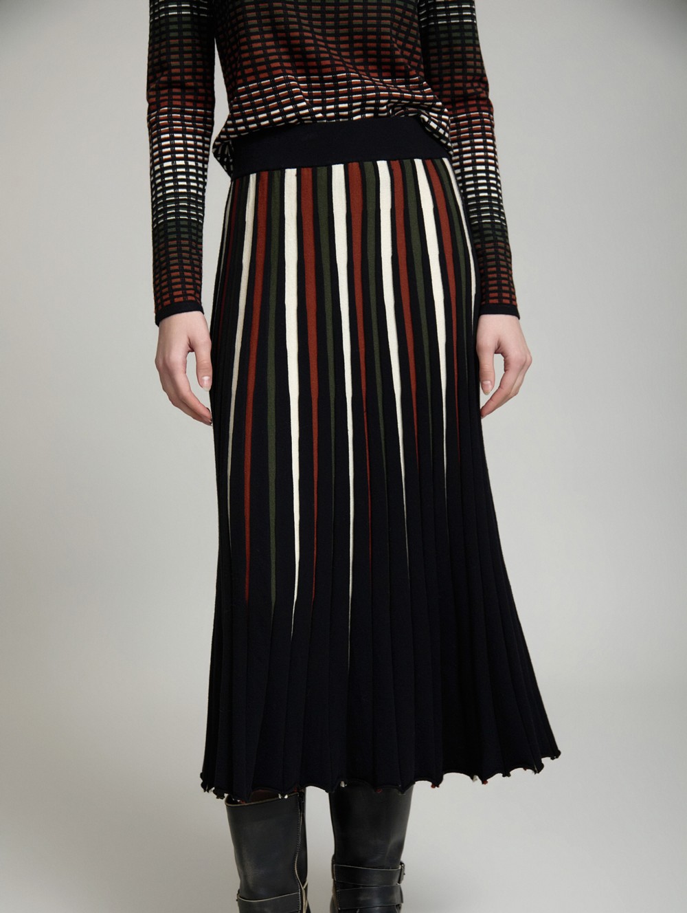 Vanisé Rib Midi Skirt