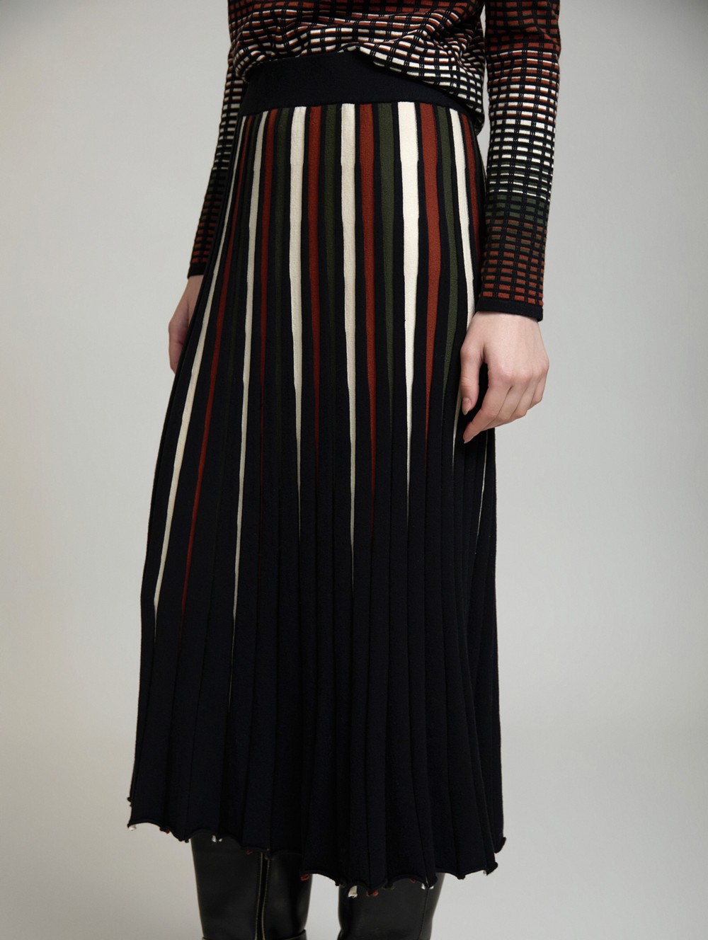 Vanisé Rib Midi Skirt