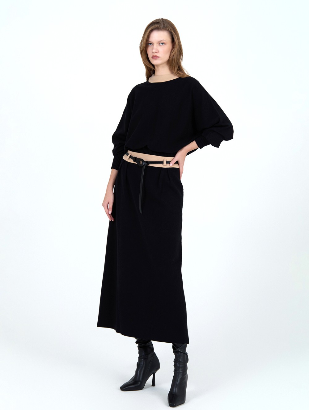 Contrasting bimaterial sweater 3