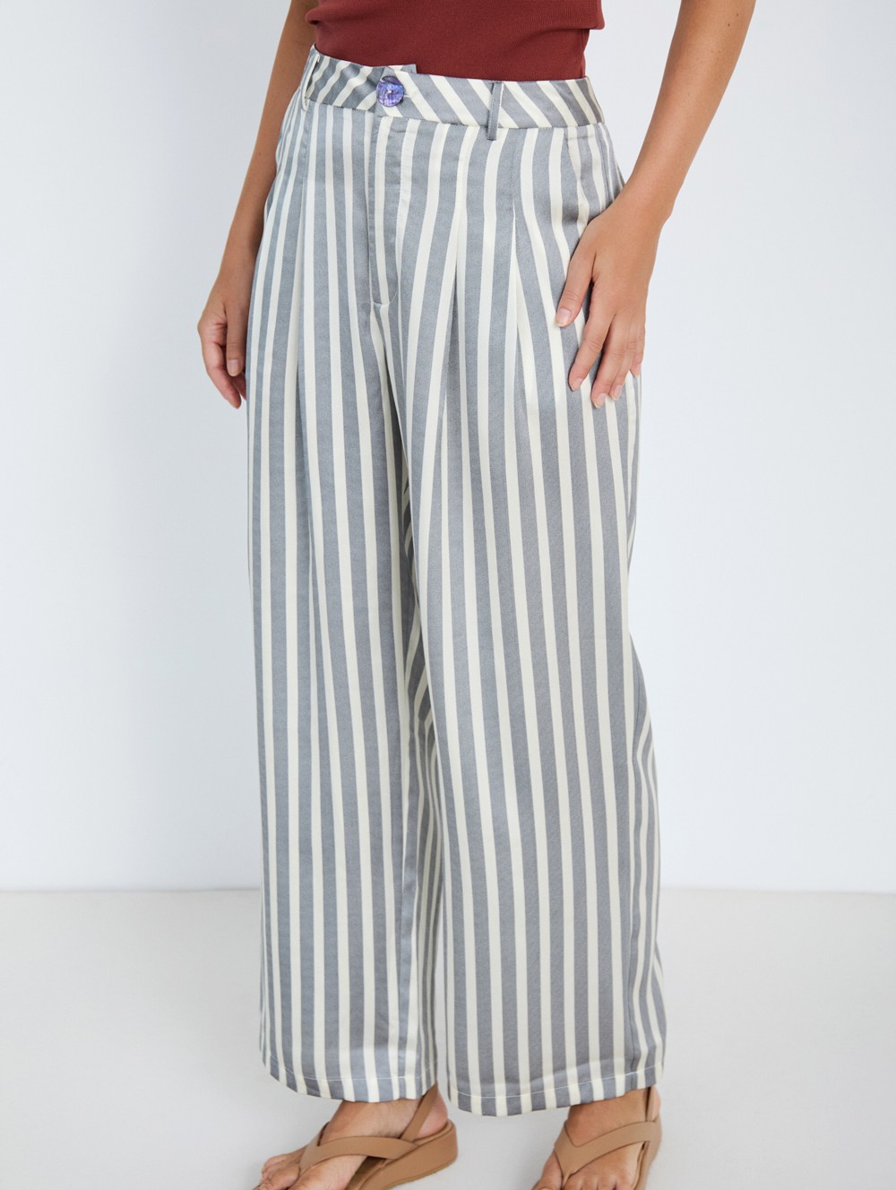 Pantalón satinado rayas