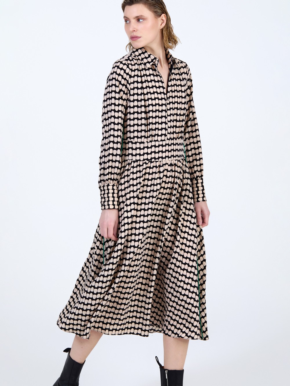 Vestido estampado topos