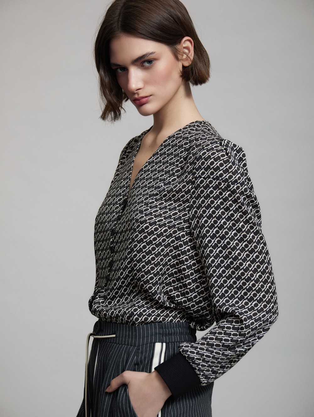 Geometric print blouse
