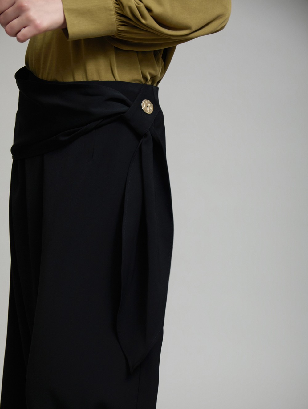 Waistband detail trousers