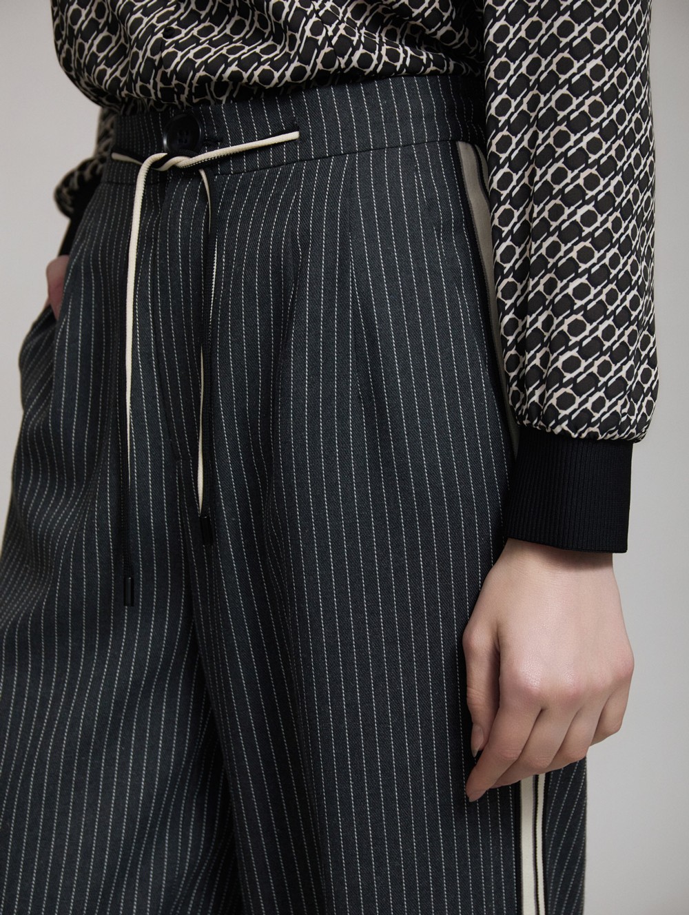 Pinstripe trousers with side ribbon