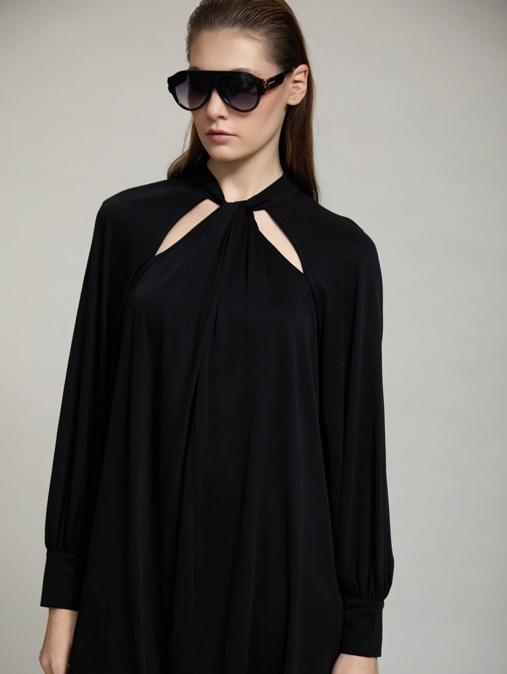 Dress with knot neck