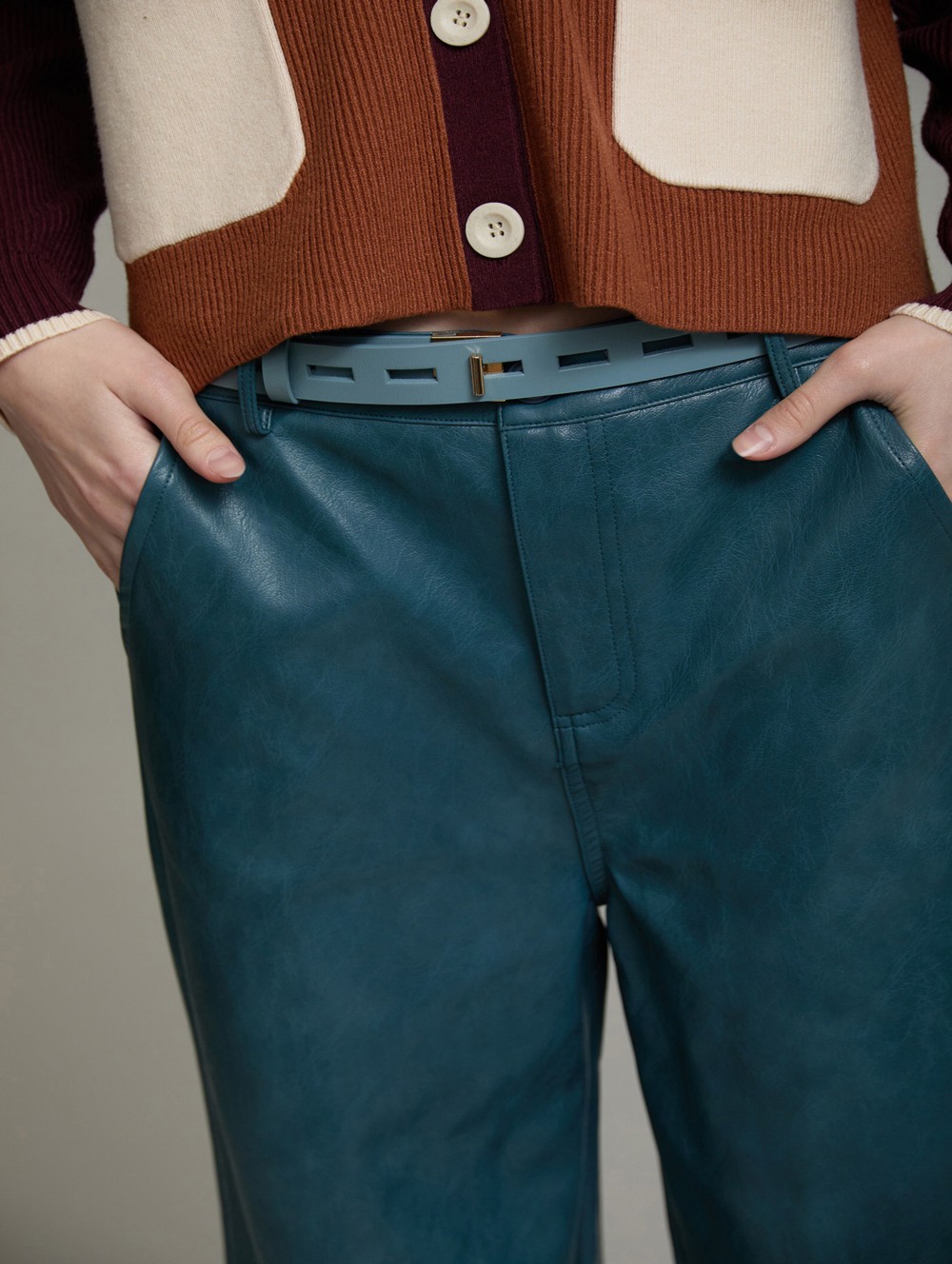 Cut-out leather belt