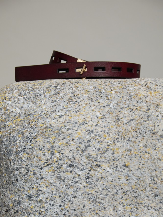 Cut-out leather belt
