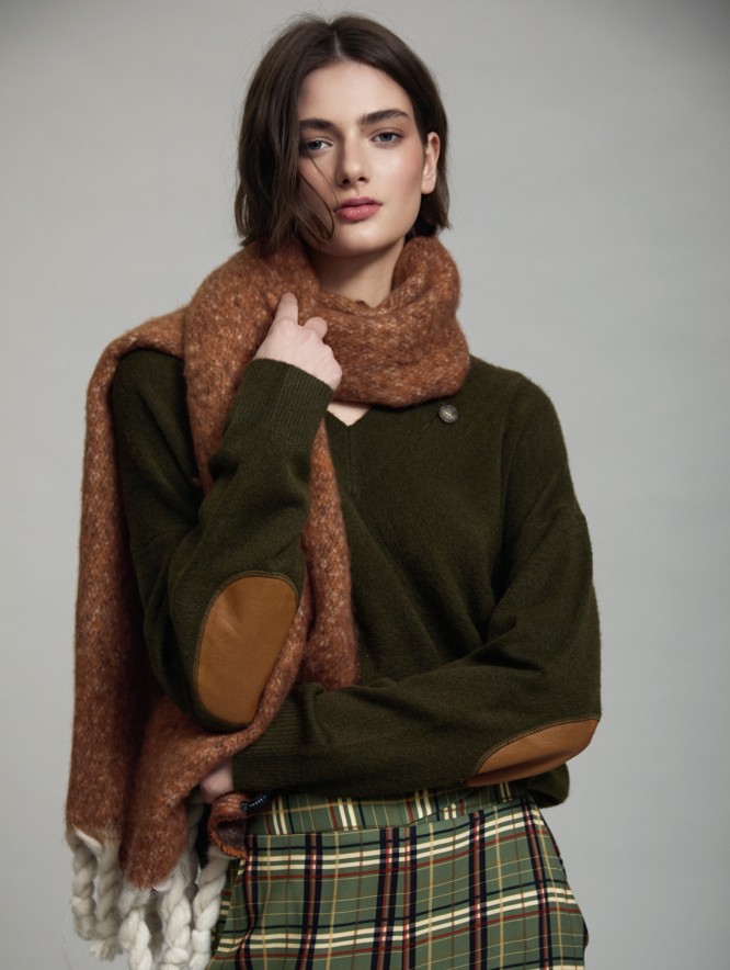 Double-face soft knit scarf