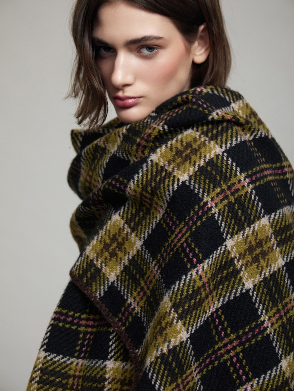 Checked jacquard knit scarf
