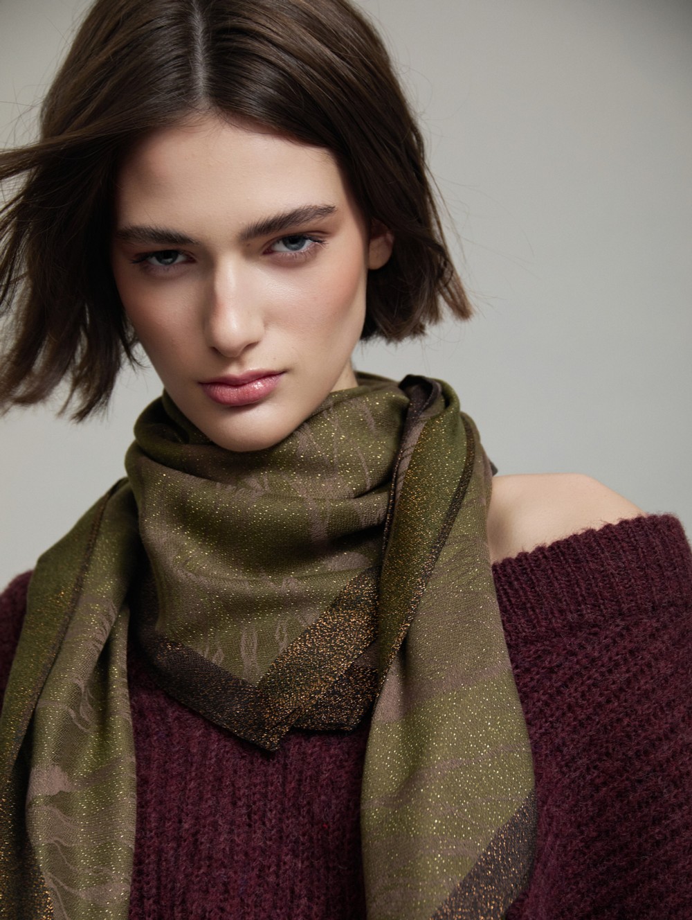 Lurex abstract motif foulard