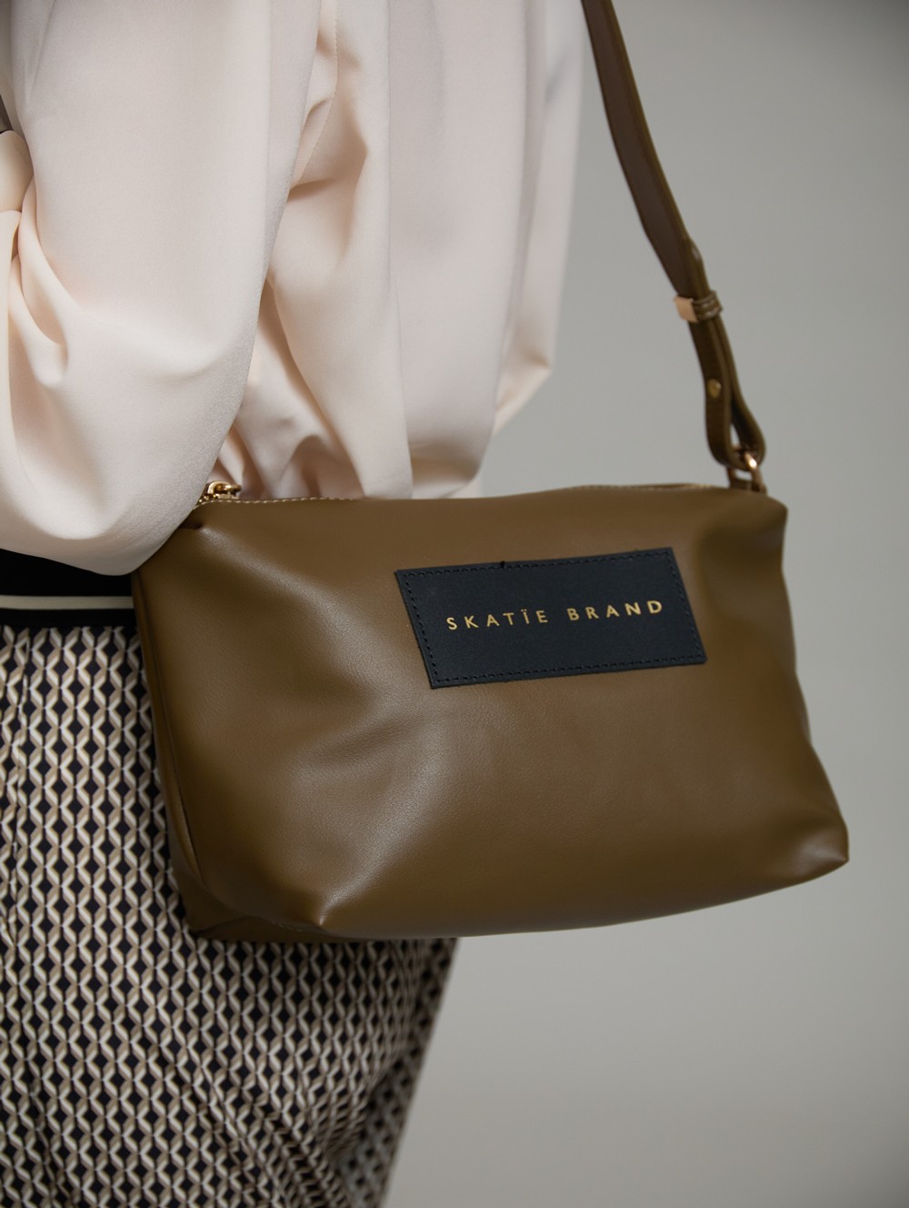 Basket tote bag