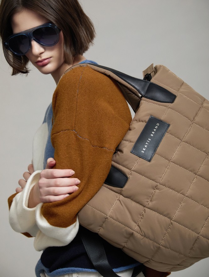 Maxi padded tote bag