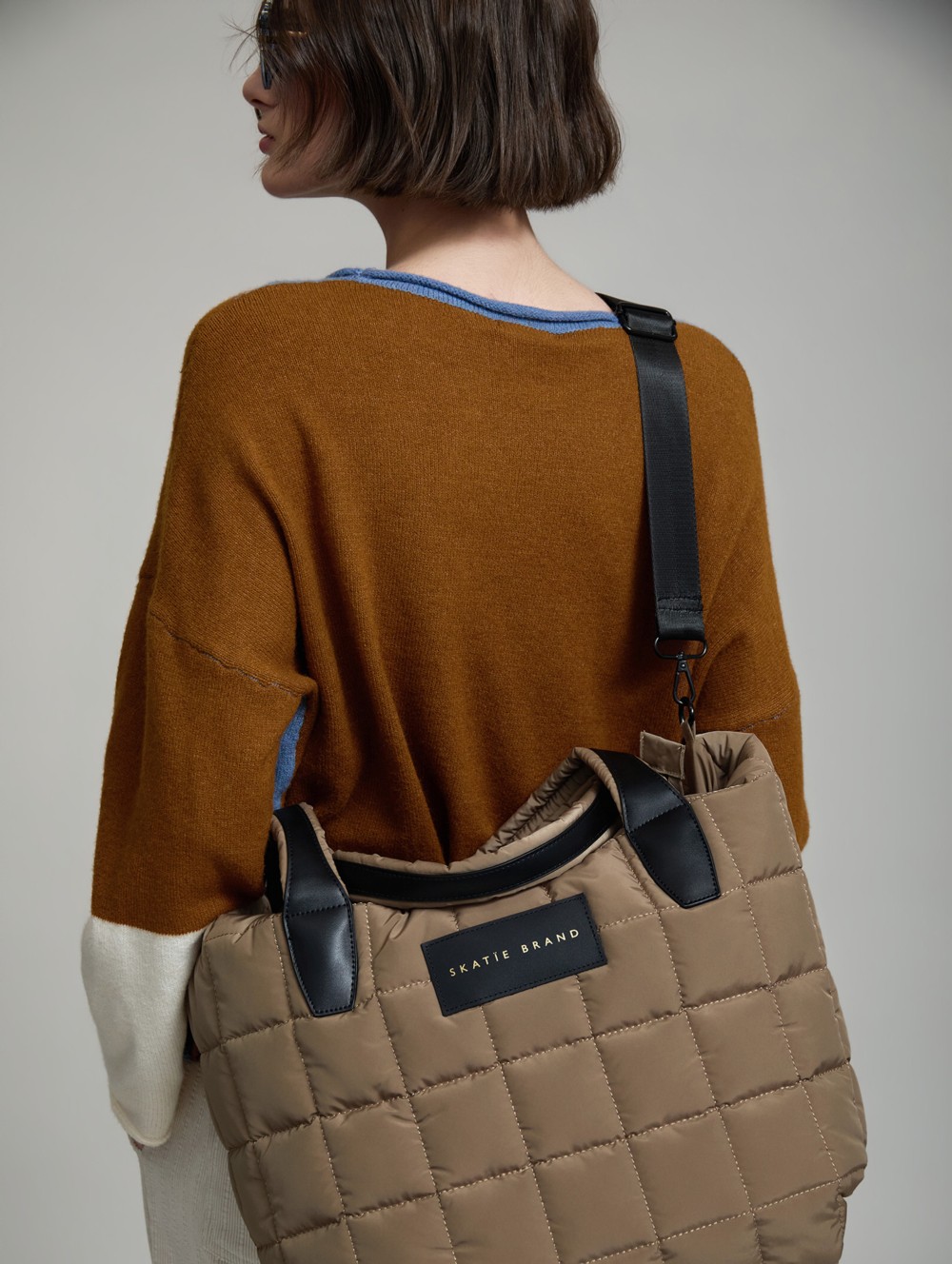 Maxi padded tote bag